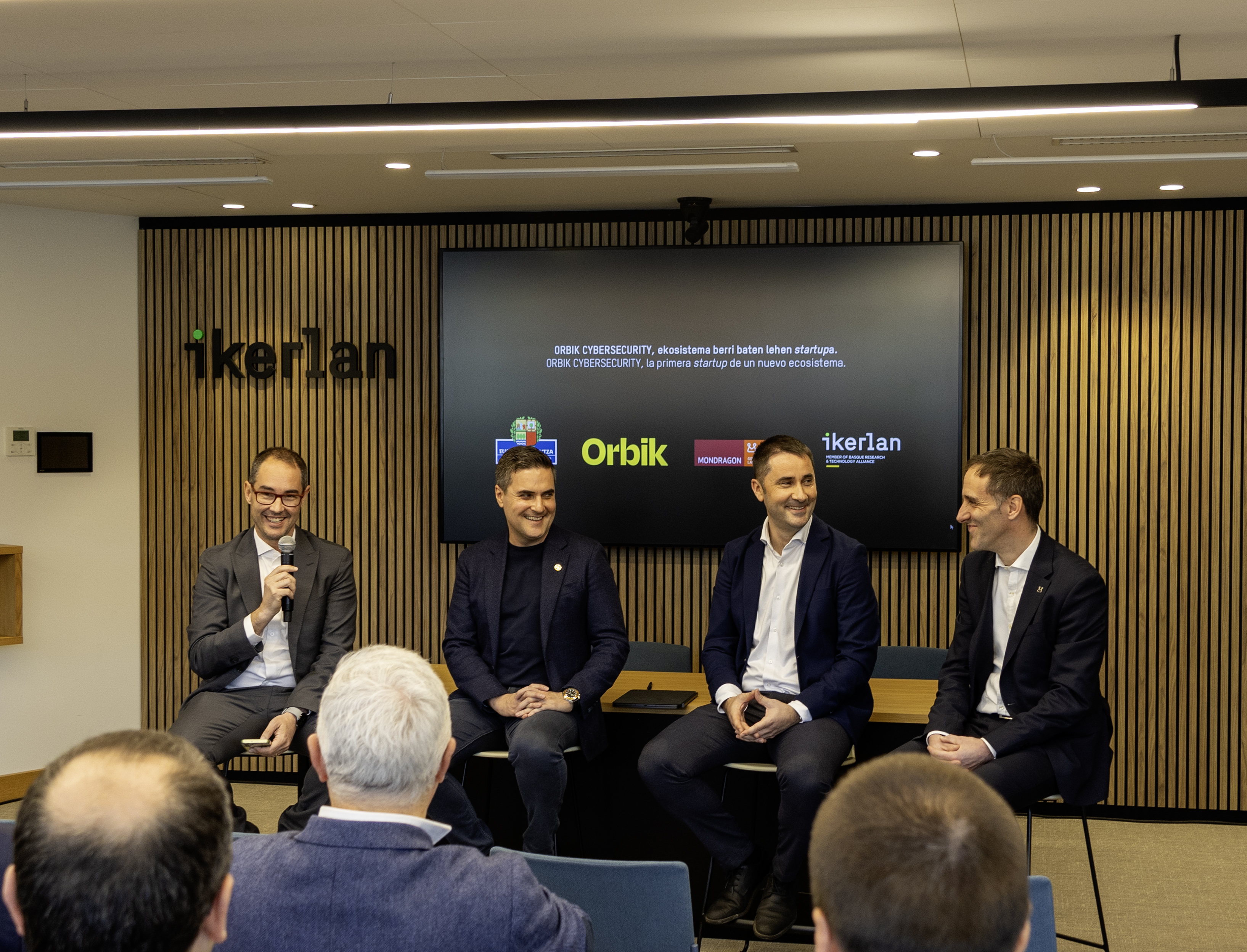 Imagen del acto celebrado hoy en IKERLAN